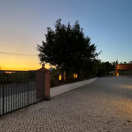 Casa Da Cotovia, *